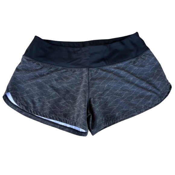 Vuori Omni Lined Performance Athletic Shorts Stretch Black Gray Waves Medium GUC - Picture 1 of 12
